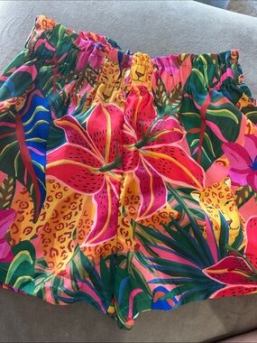 Tropical Floral Elastic Waist Women’s Shorts - Pink & Green